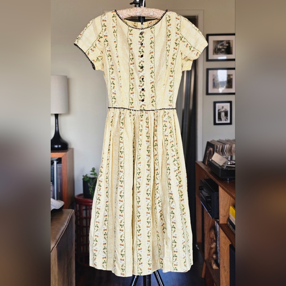 Mode O'Day Vintage 40s 50s Floral Print Day Dress